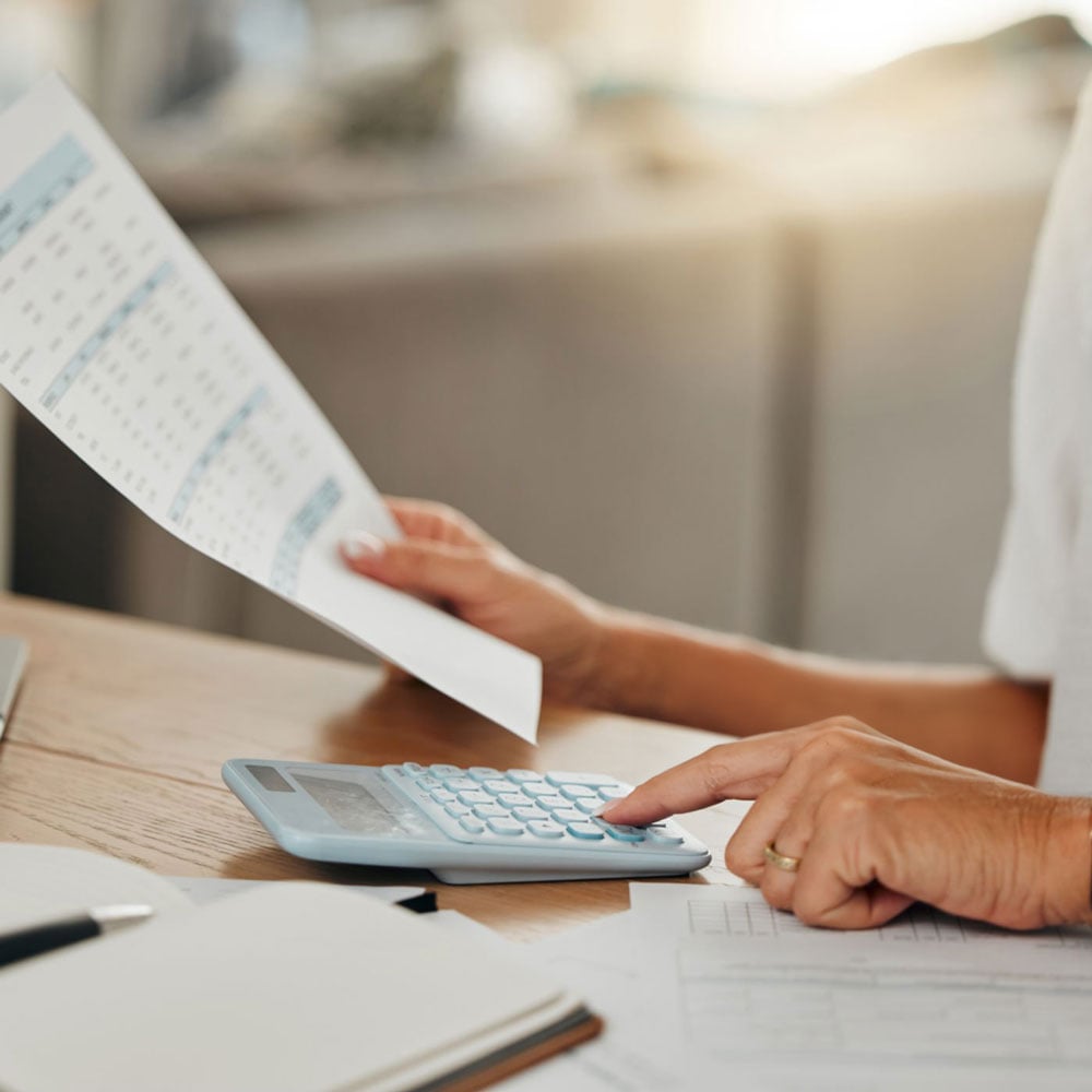 close-up-business-payroll-calculator